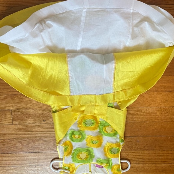 Italian dress with an exquisite fit - Picture 3 of 6